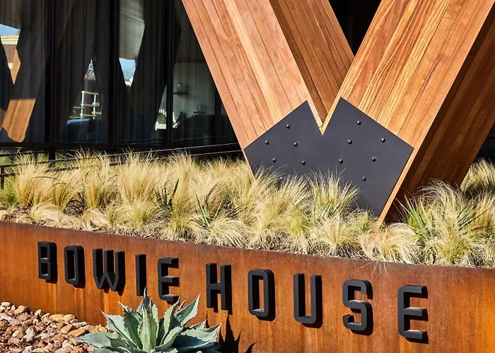 Bowie House, Collection 5* Fort Worth