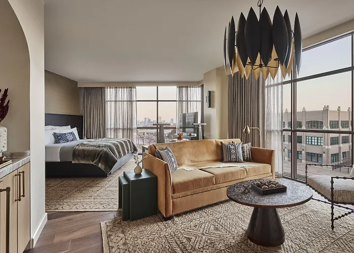 Bowie House, Collection 5* Fort Worth