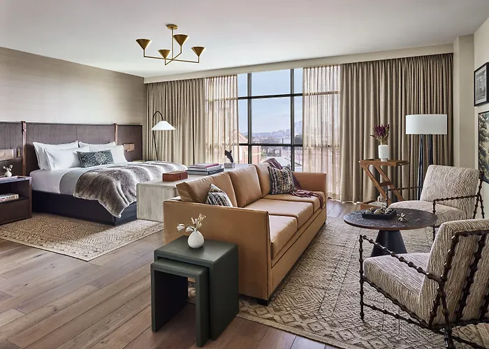 Bowie House, Collection 5* Fort Worth