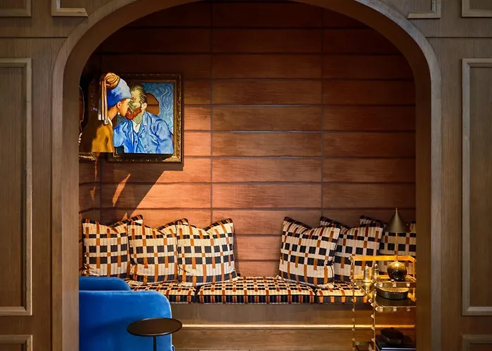 Bowie House, Collection Hotel 5*