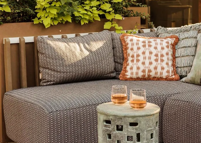 Bowie House, Collection Hotel 5*