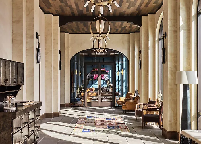 Bowie House, Collection 5* Fort Worth